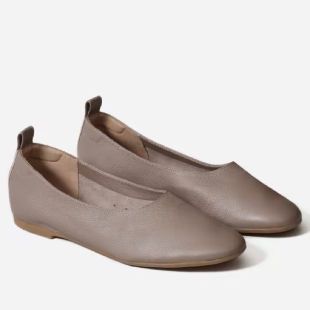 Everlane Pebbled Leather Ballet Flats in Taupe - Picture 3 of 13